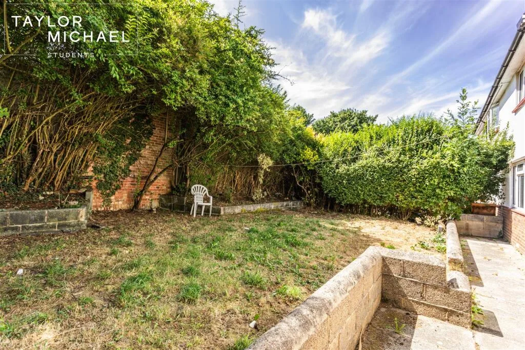 5 bedroom house for rent
