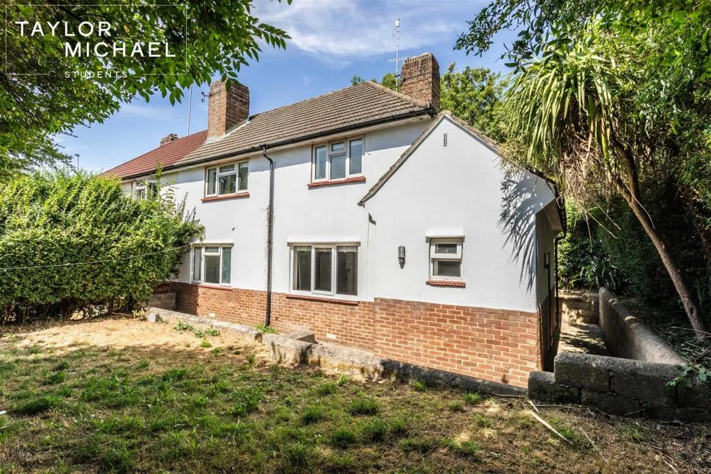 5 bedroom house for rent