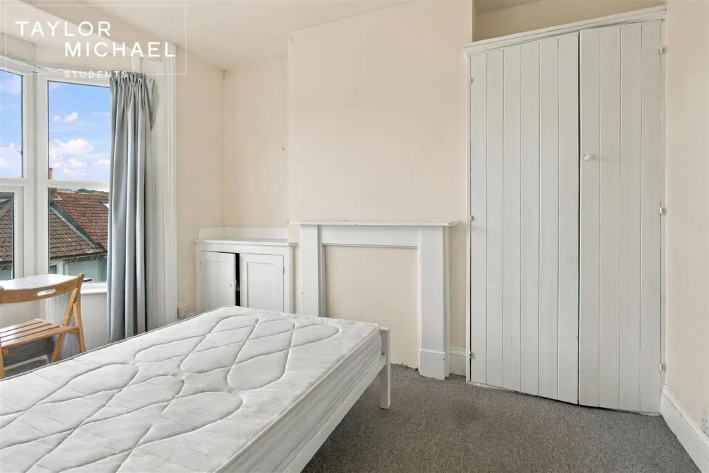 5 bedroom terraced house for rent