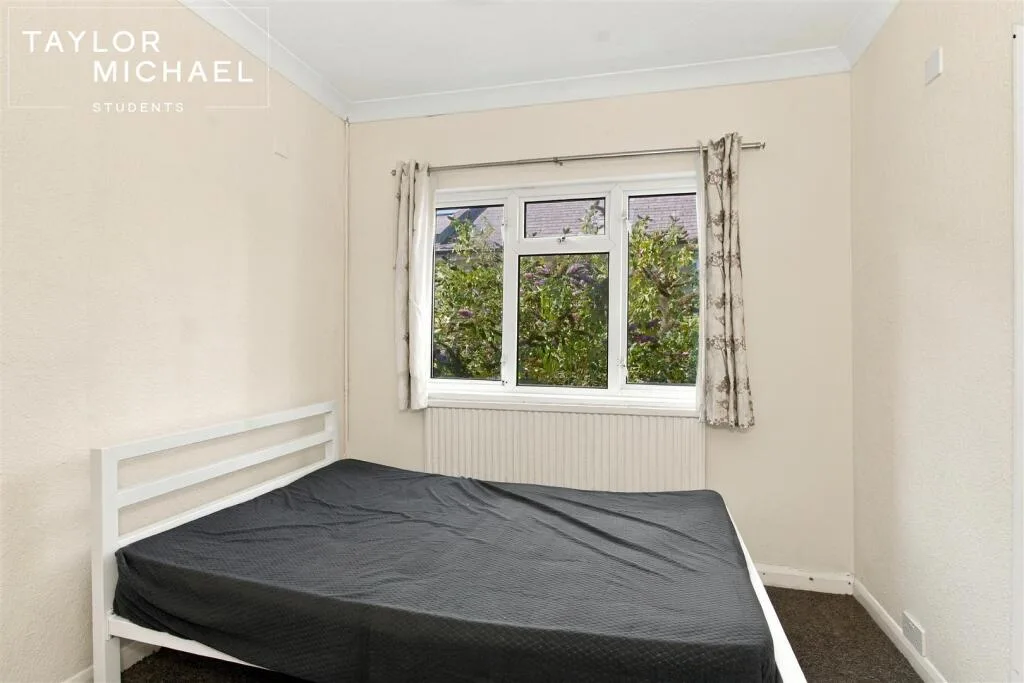 5 bedroom terraced house for rent