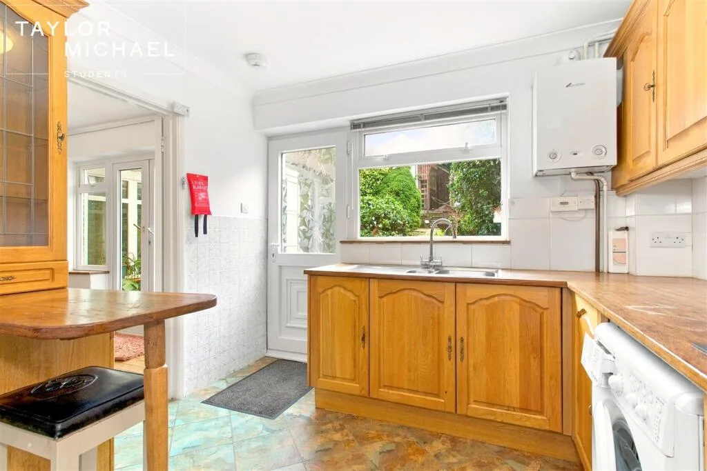4 bedroom terraced house for rent