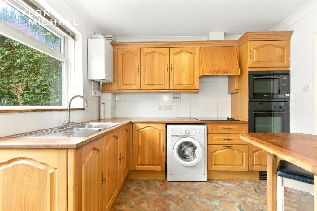 4 bedroom terraced house for rent