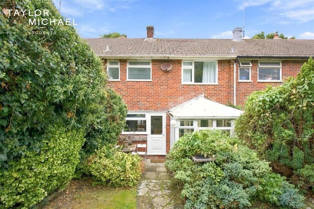 4 bedroom terraced house for rent