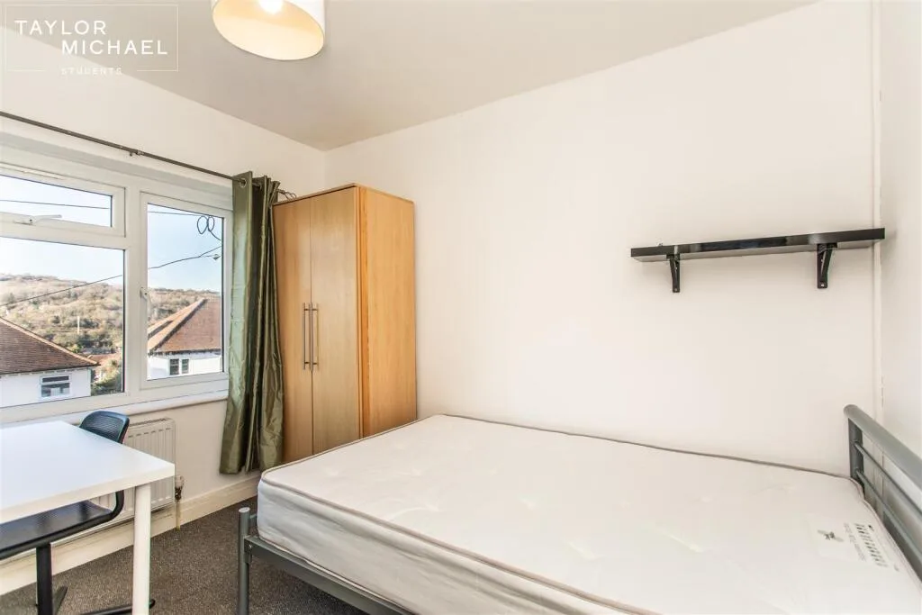 6 bedroom terraced house for rent