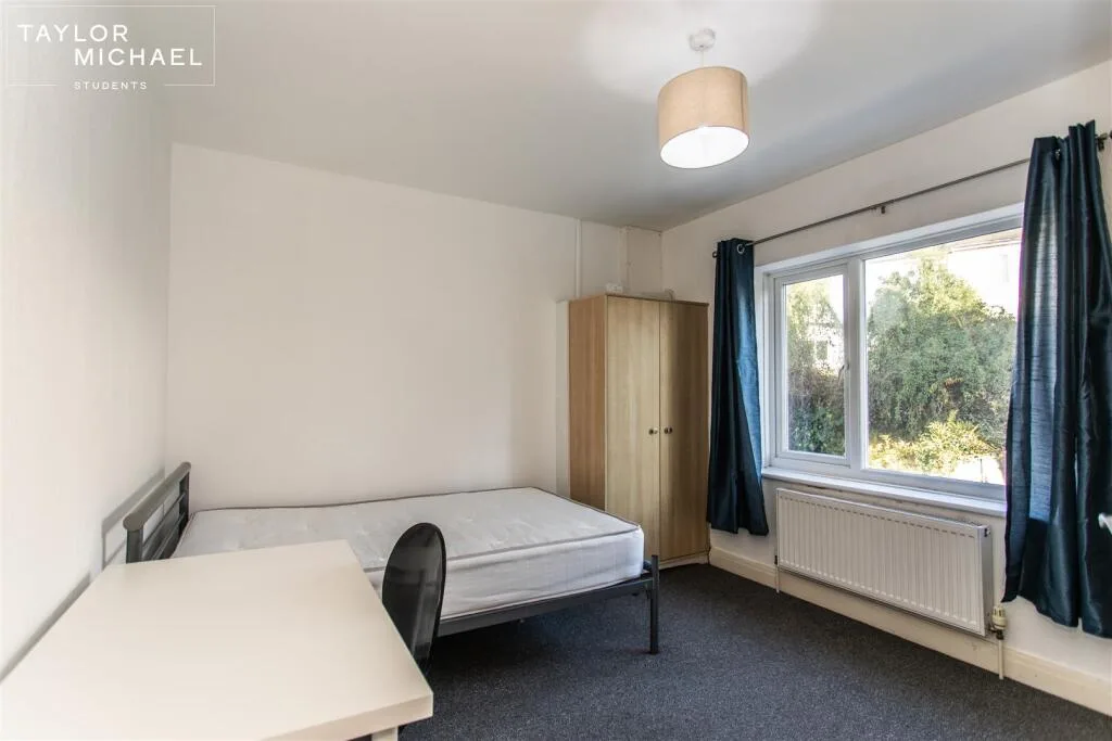 6 bedroom terraced house for rent