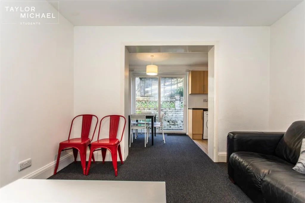 6 bedroom terraced house for rent