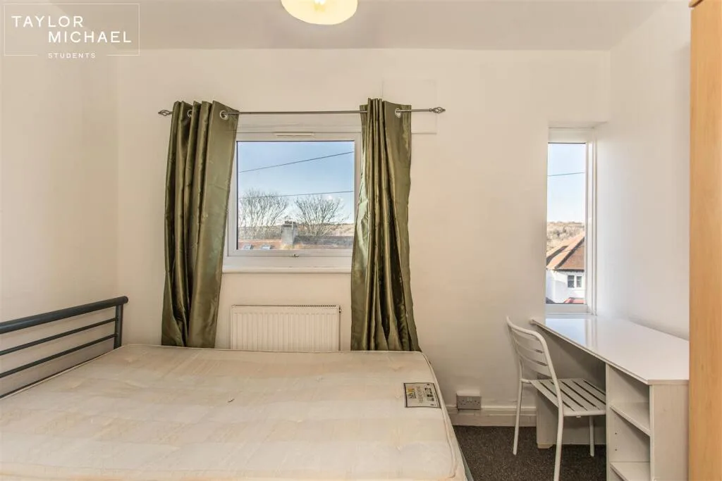 6 bedroom terraced house for rent
