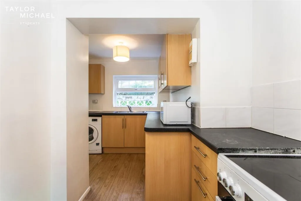 6 bedroom terraced house for rent