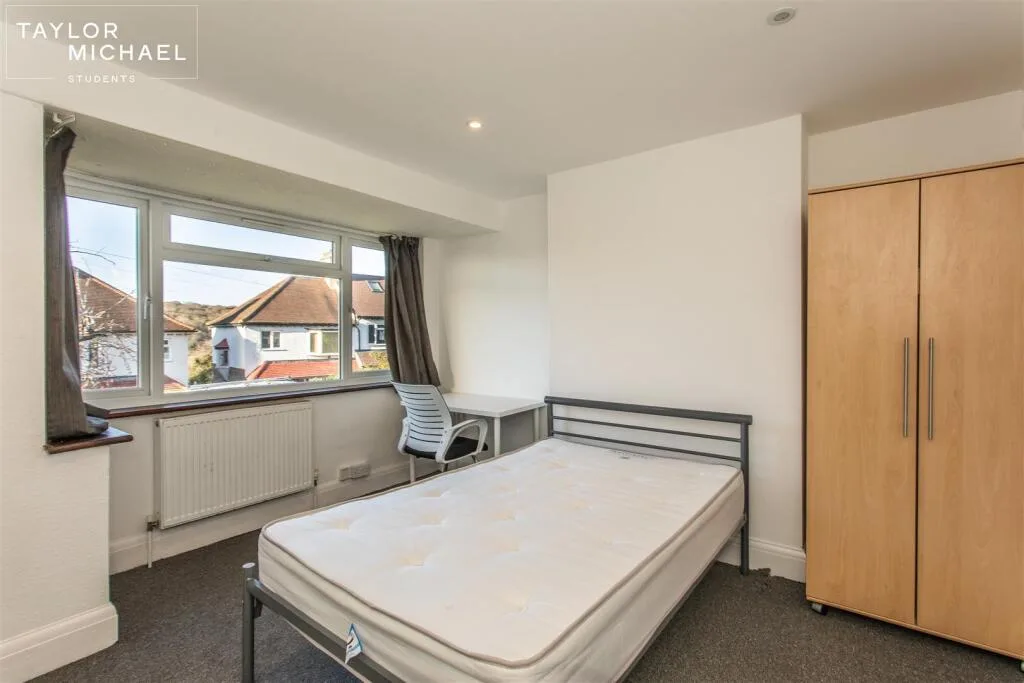 6 bedroom terraced house for rent