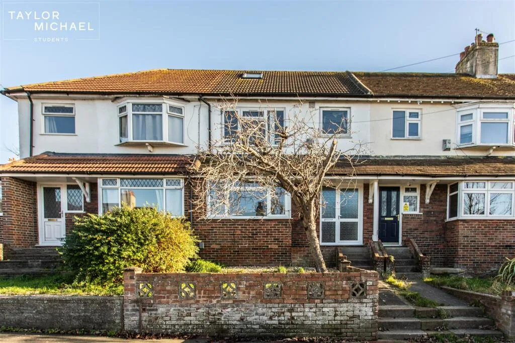 6 bedroom terraced house for rent