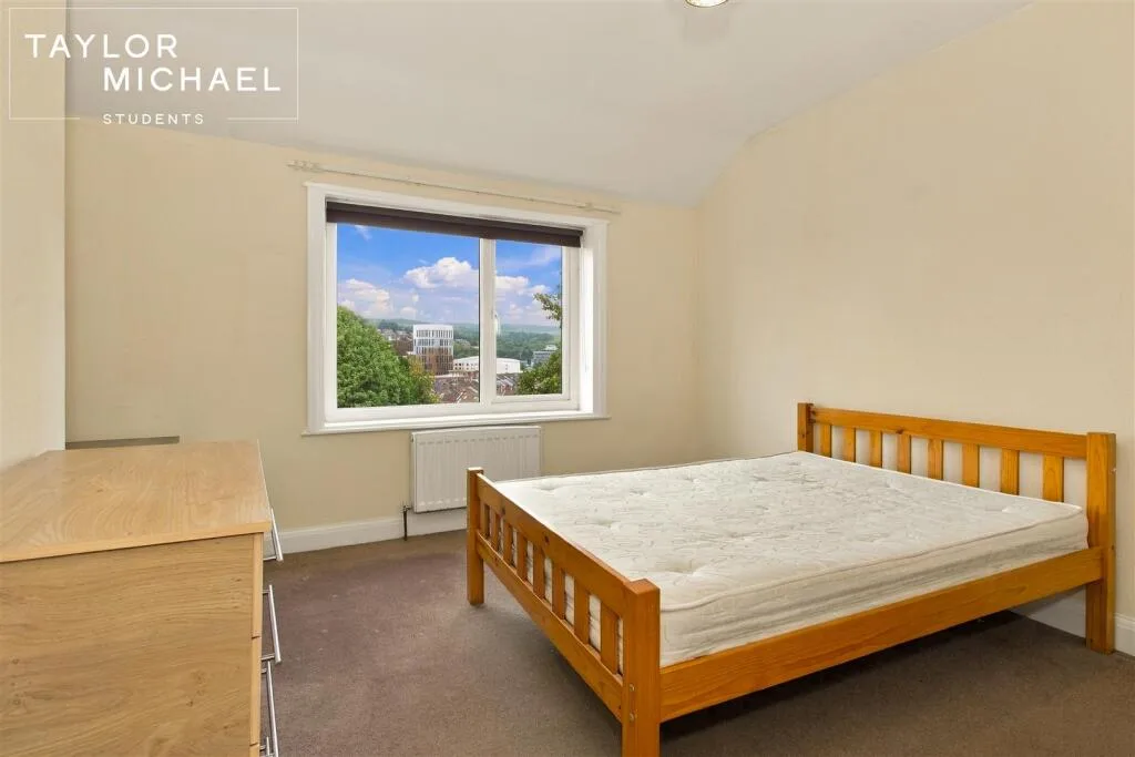 4 bedroom terraced house for rent