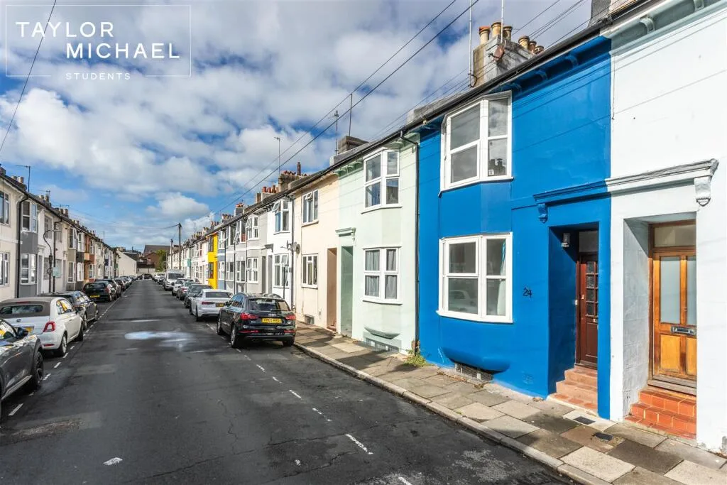 4 bedroom terraced house for rent