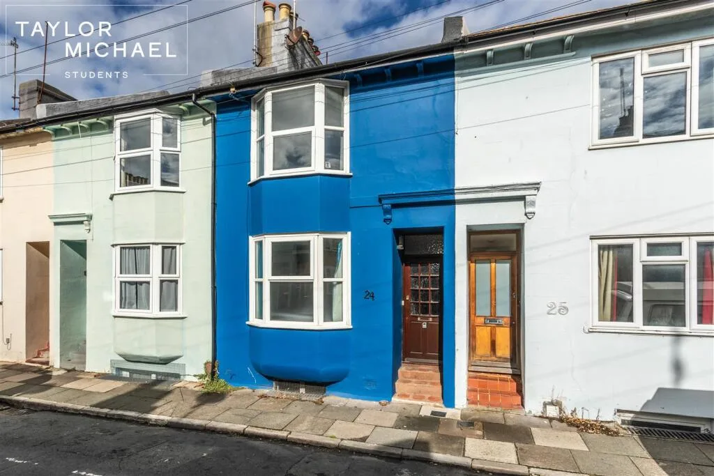 4 bedroom terraced house for rent