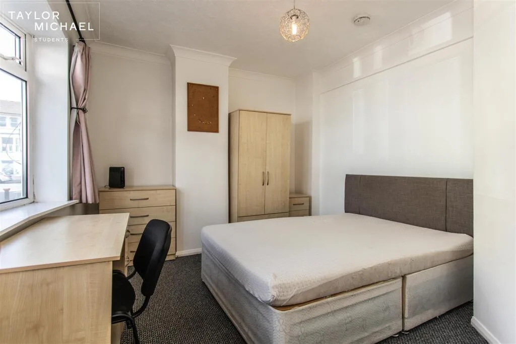 4 bedroom terraced house for rent