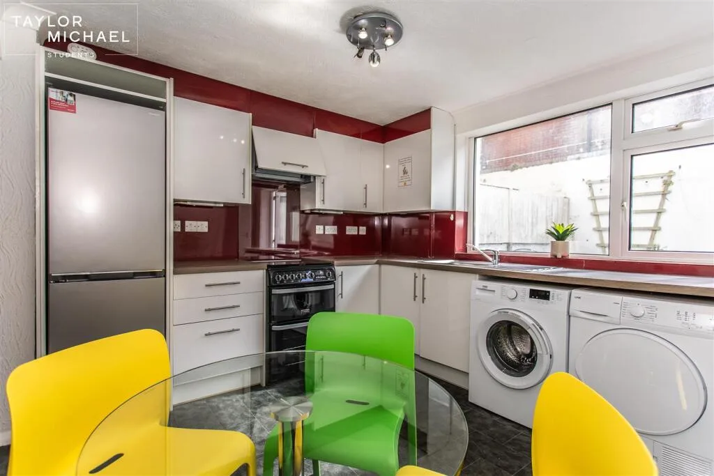 4 bedroom terraced house for rent