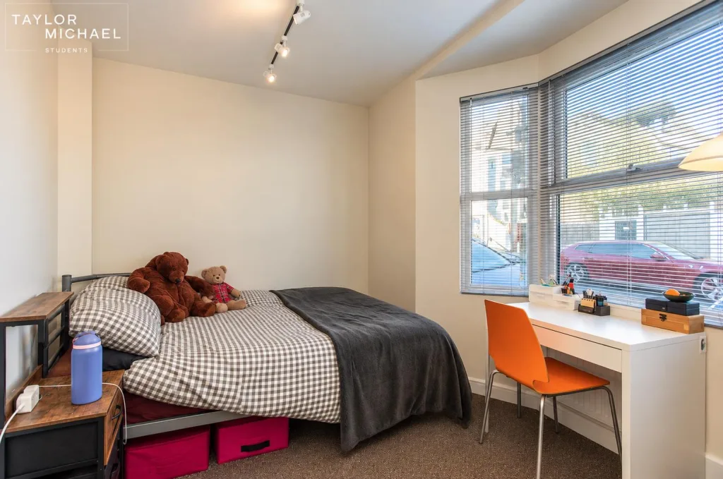 6 bedroom terraced house for rent