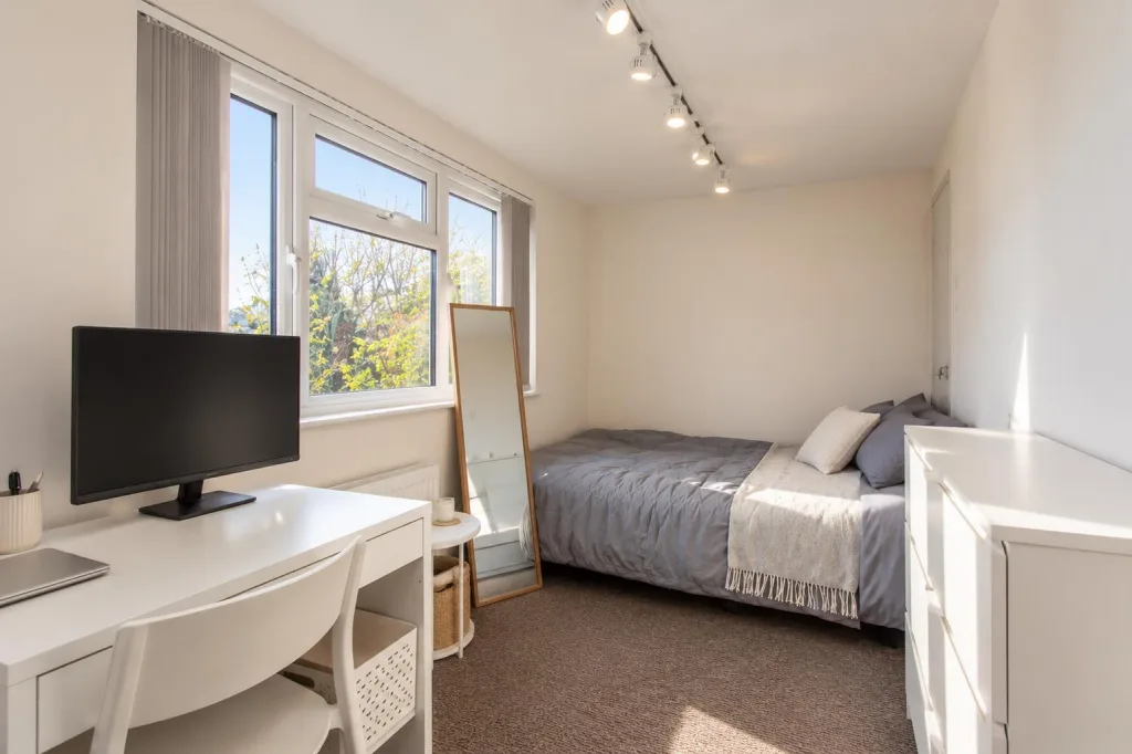 6 bedroom terraced house for rent