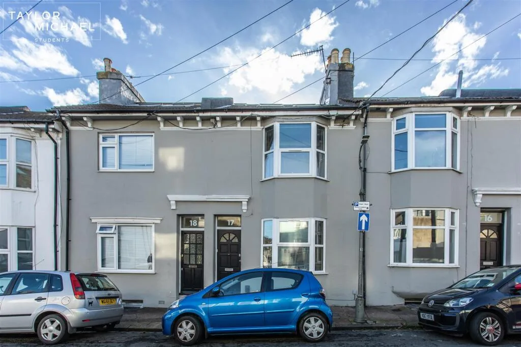 6 bedroom terraced house for rent