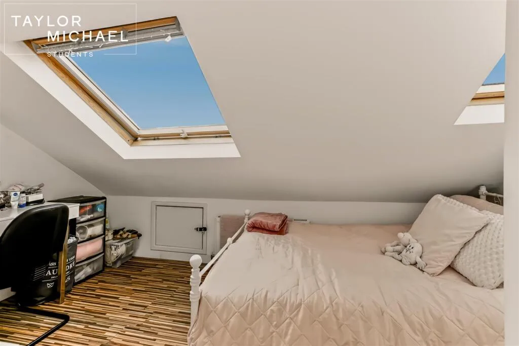 6 bedroom terraced house for rent