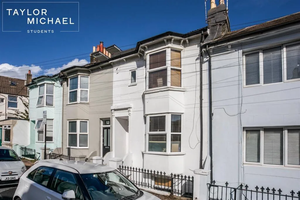6 bedroom terraced house for rent
