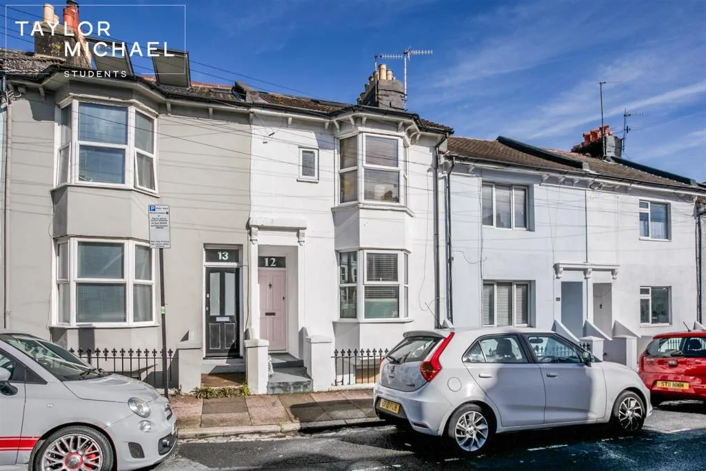 6 bedroom terraced house for rent
