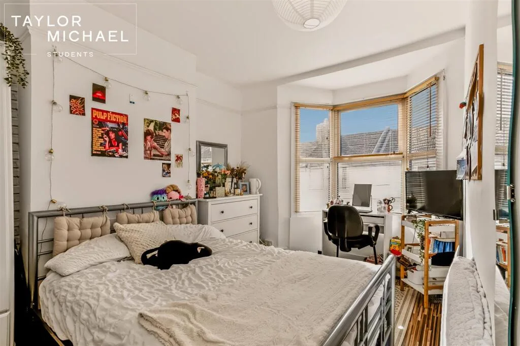 6 bedroom terraced house for rent