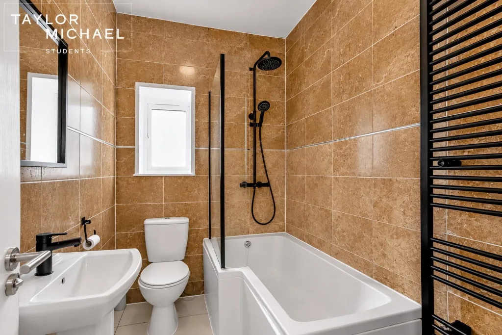 6 bedroom terraced house for rent