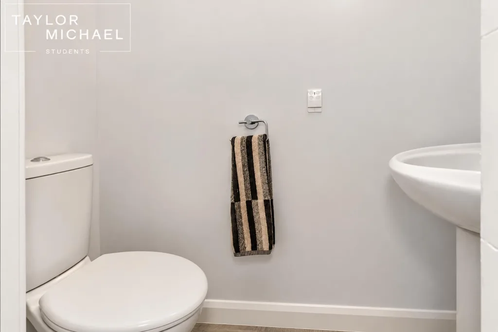 6 bedroom terraced house for rent