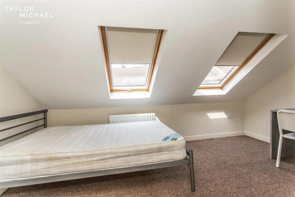 7 bedroom terraced house for rent