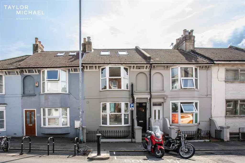 7 bedroom terraced house for rent