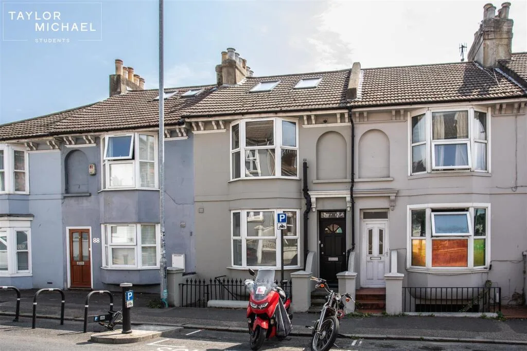 7 bedroom terraced house for rent