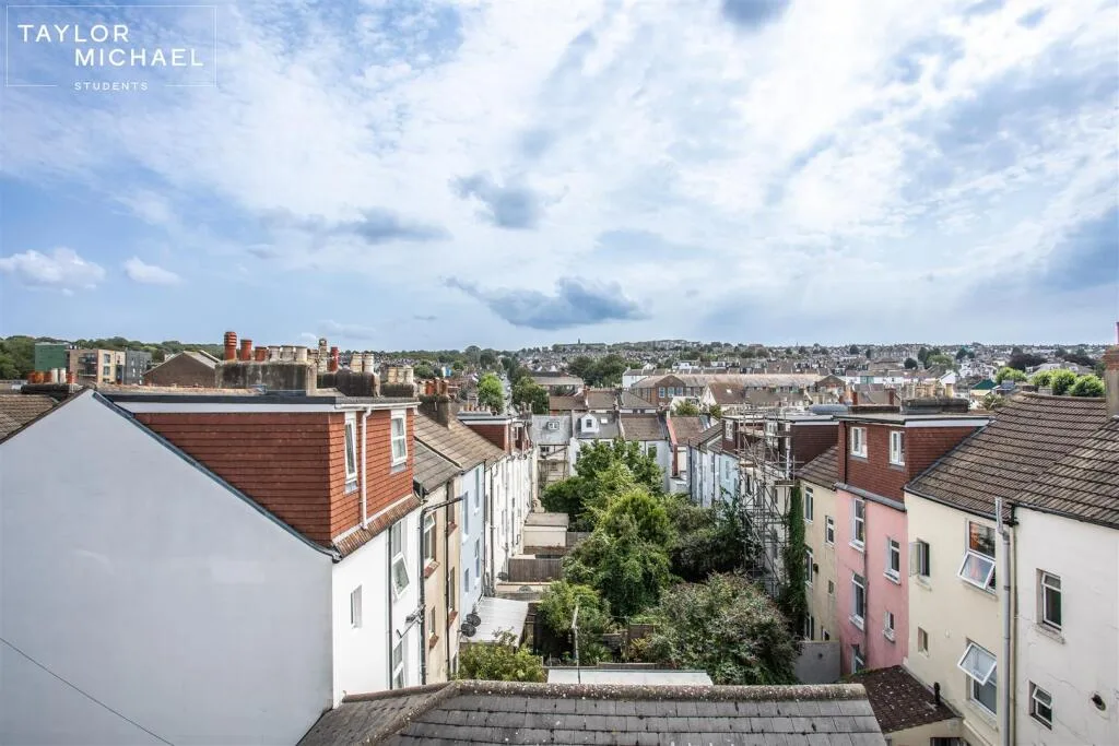 7 bedroom terraced house for rent