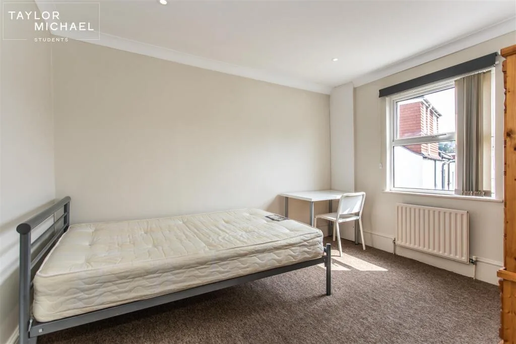 7 bedroom terraced house for rent