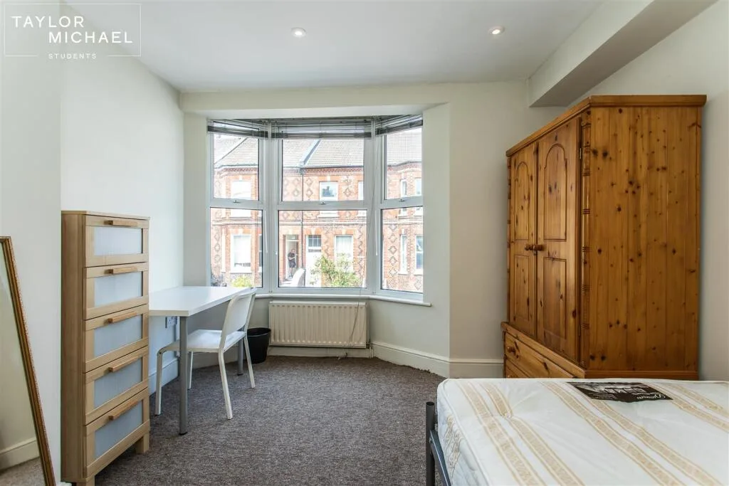 7 bedroom terraced house for rent