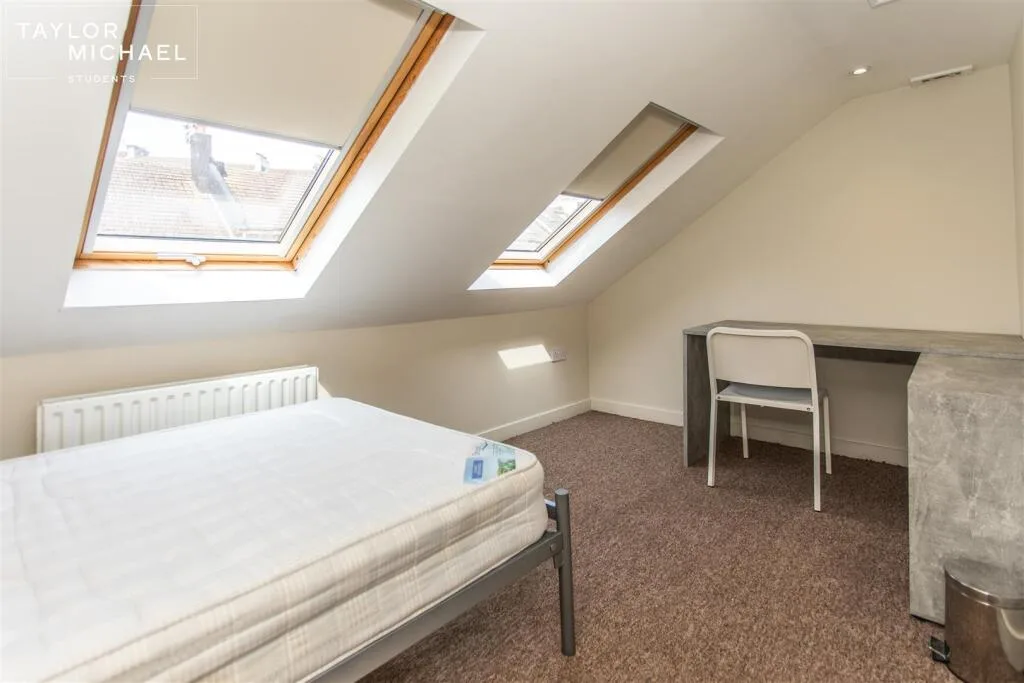 7 bedroom terraced house for rent