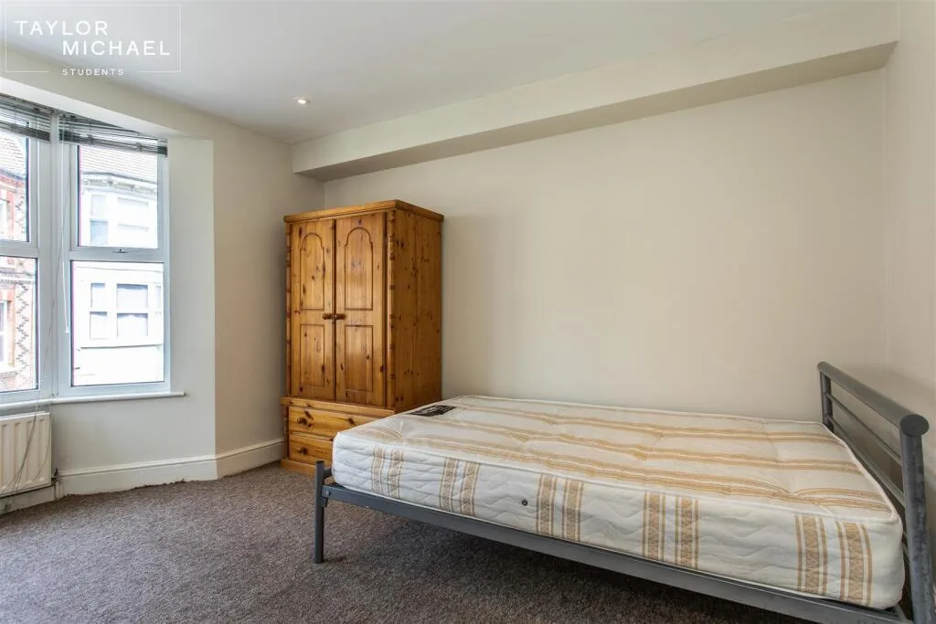 7 bedroom terraced house for rent