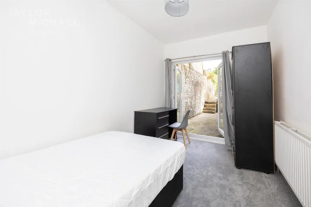 6 bedroom terraced house for rent