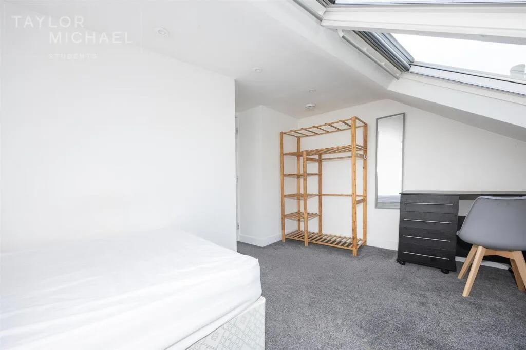 6 bedroom terraced house for rent