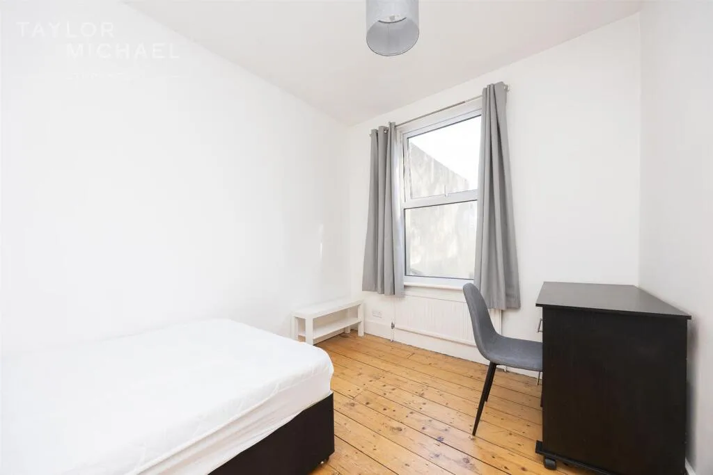 6 bedroom terraced house for rent