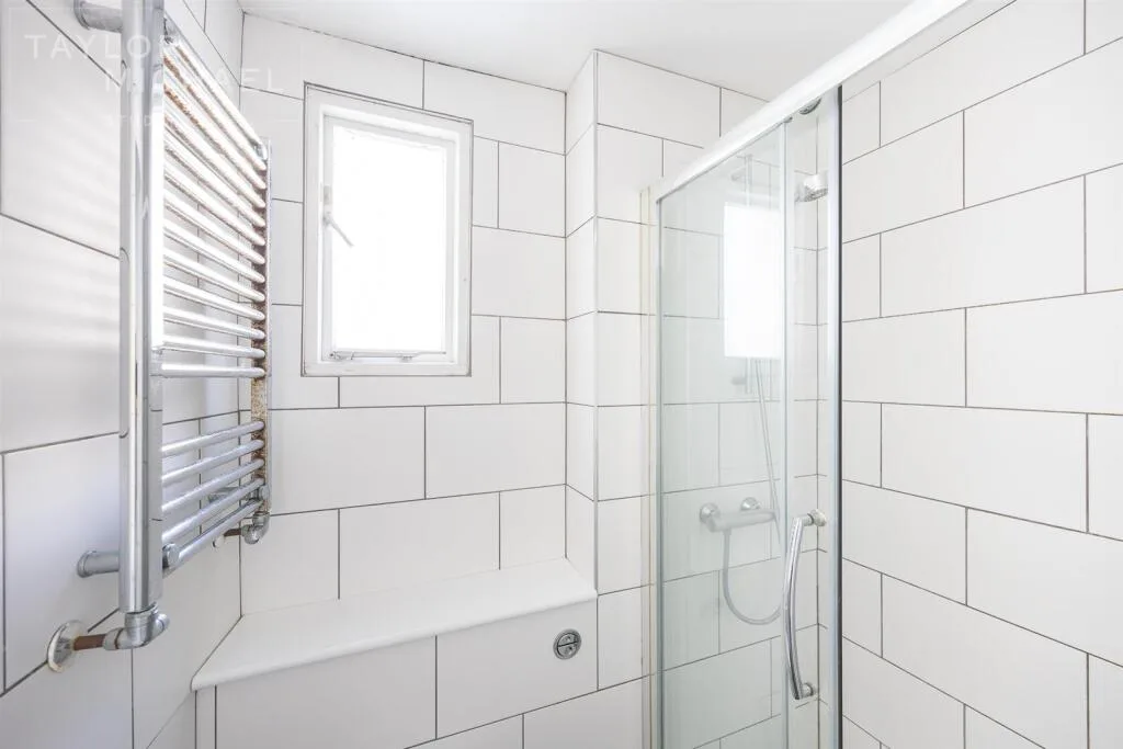 6 bedroom terraced house for rent