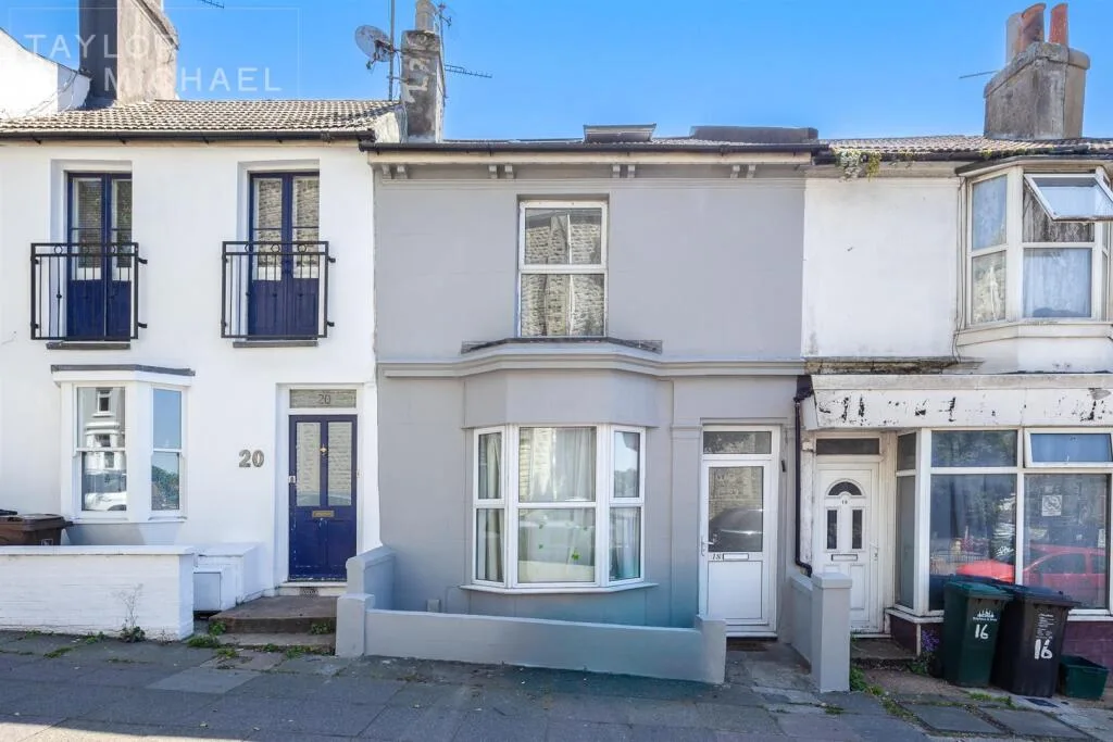 6 bedroom terraced house for rent