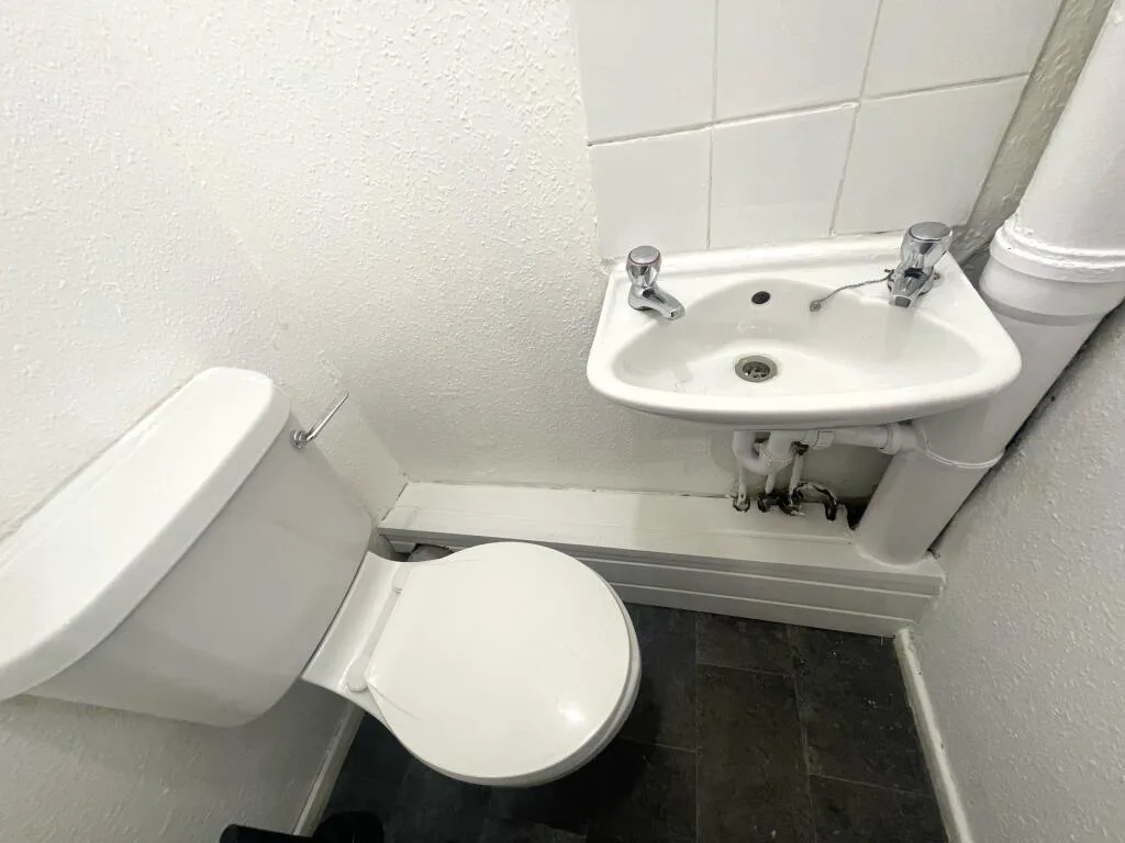 6 bedroom terraced house for rent