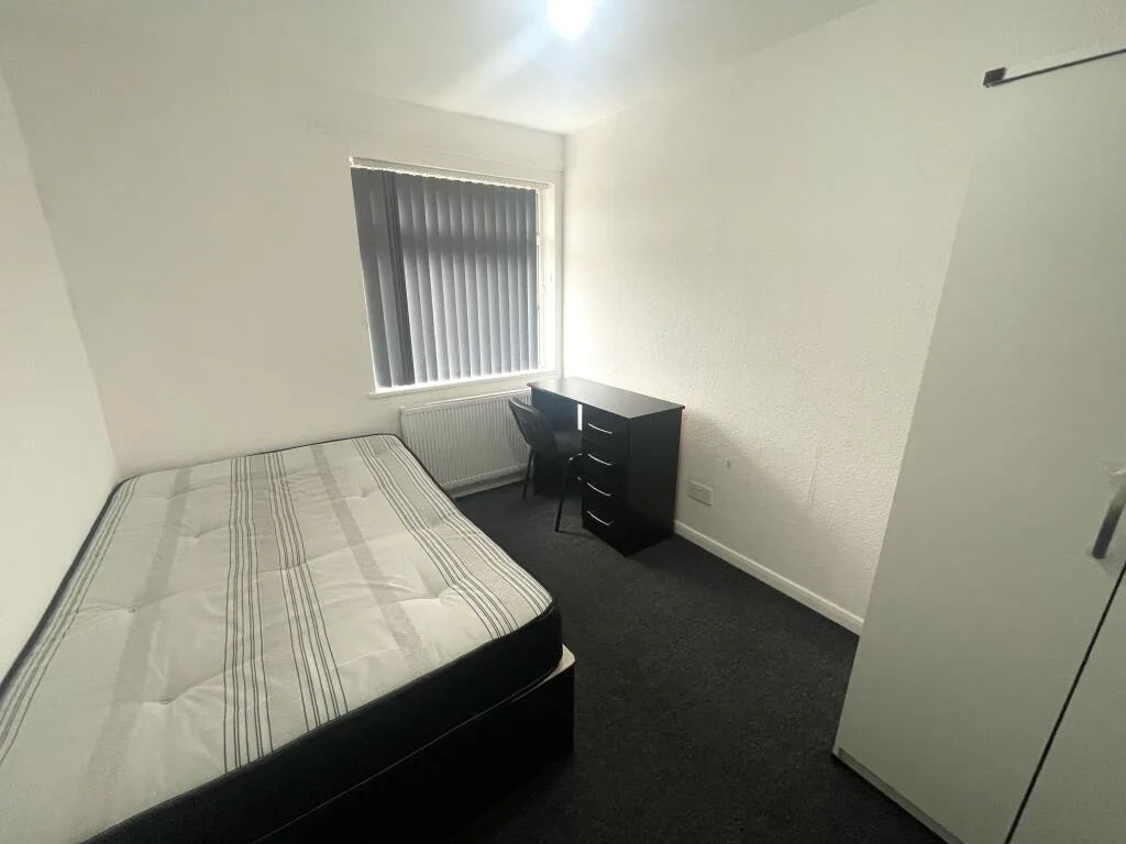 6 bedroom terraced house for rent