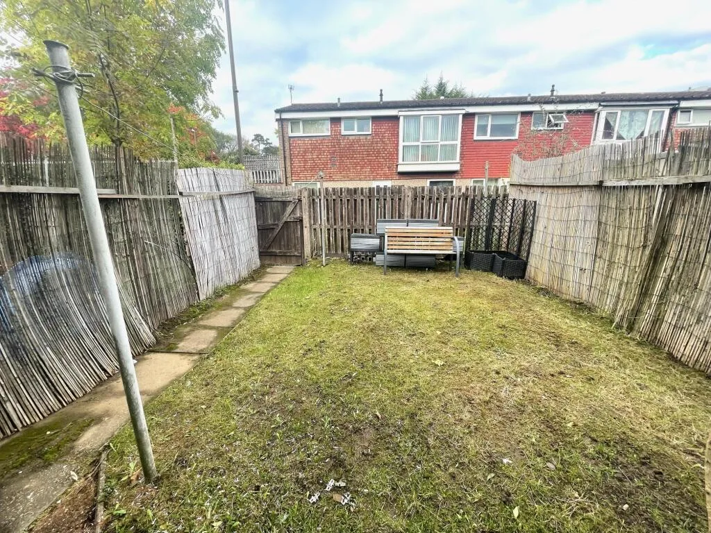 6 bedroom terraced house for rent