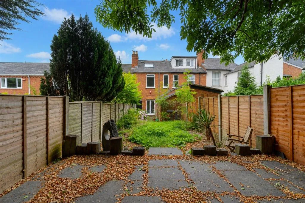 4 bedroom terraced house for rent