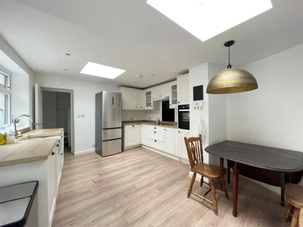 3 bedroom flat for rent