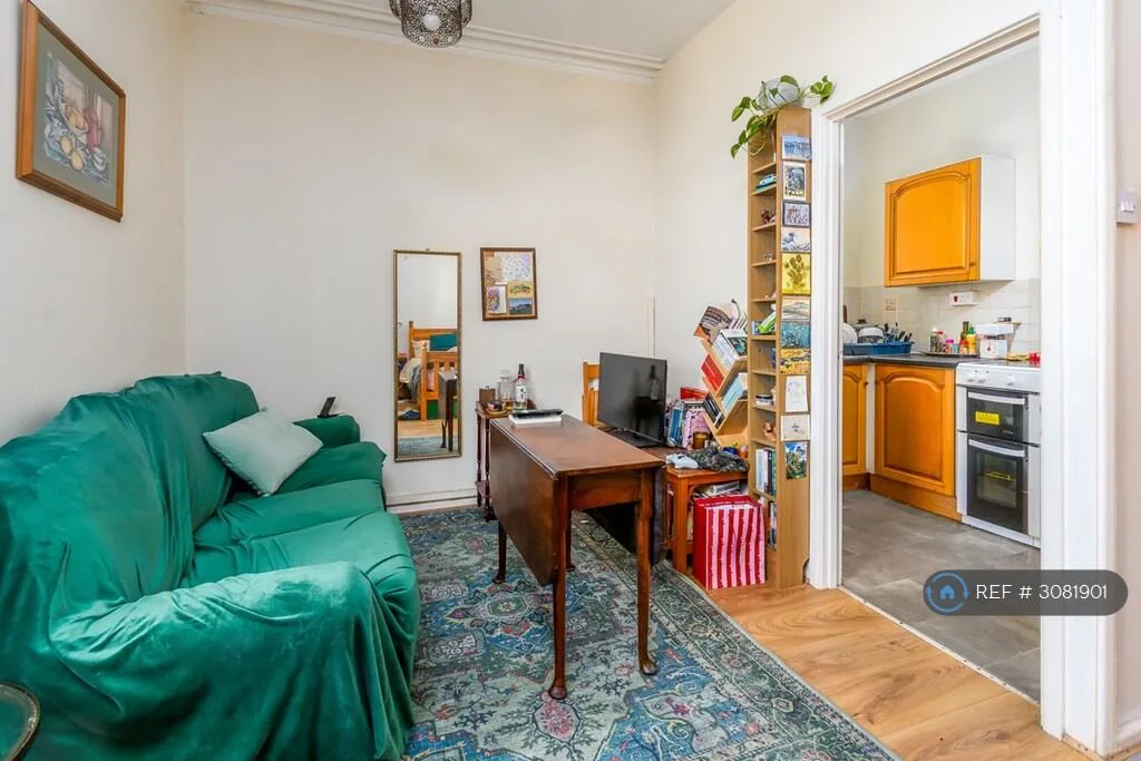 Studio flat for rent