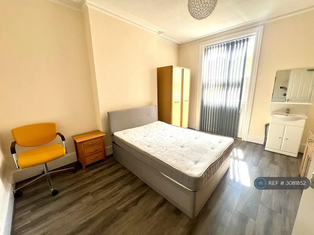 6 bedroom terraced house for rent