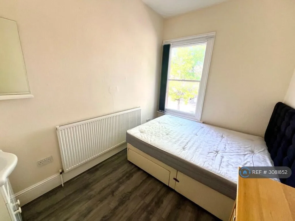 6 bedroom terraced house for rent