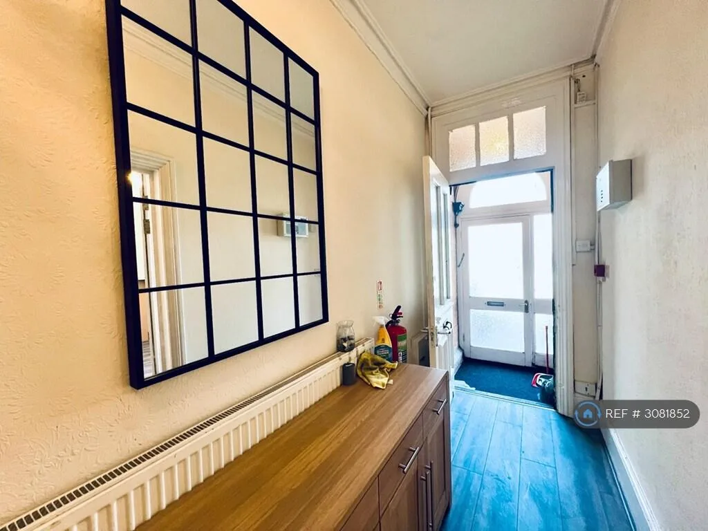 6 bedroom terraced house for rent
